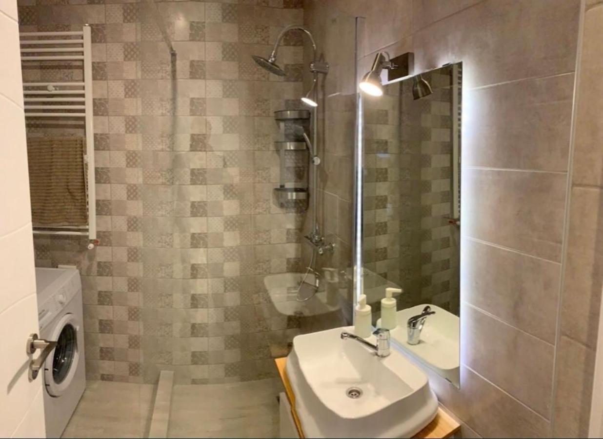 Retreat Luxury Apartment Near Presidential Palace Bucarest Exterior foto