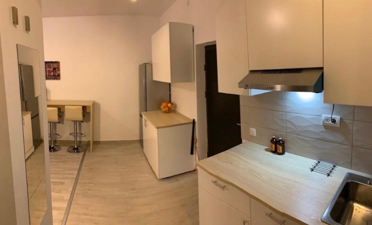 Retreat Luxury Apartment Near Presidential Palace Bucarest Exterior foto
